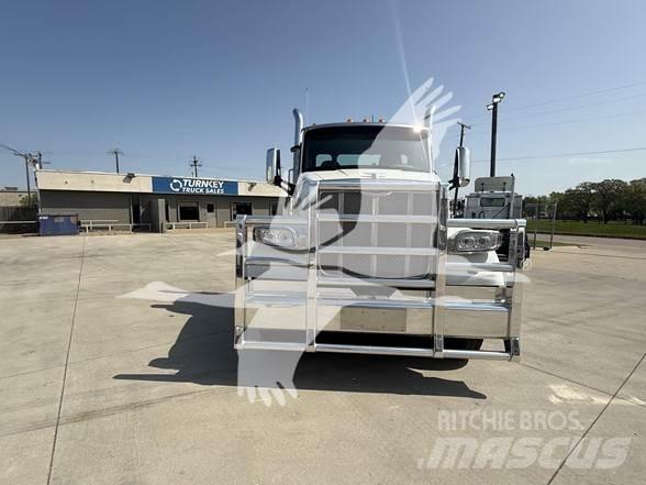 Peterbilt 567 牵引车