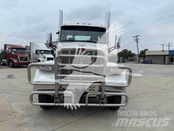 Peterbilt 567 牵引车
