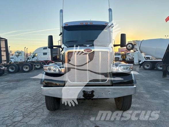 Peterbilt 567 牵引车