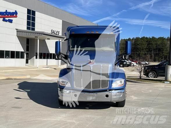 Peterbilt 579 牵引车