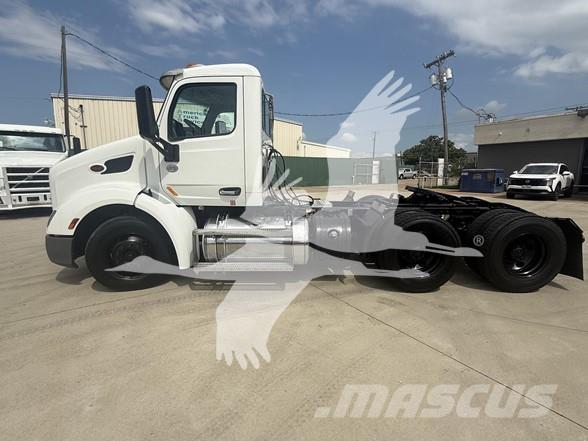Peterbilt 579 牵引车