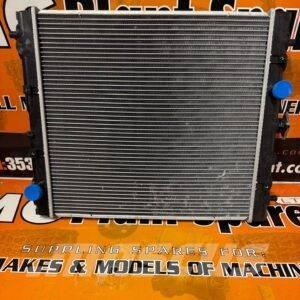 Hitachi ZX 70 散热器