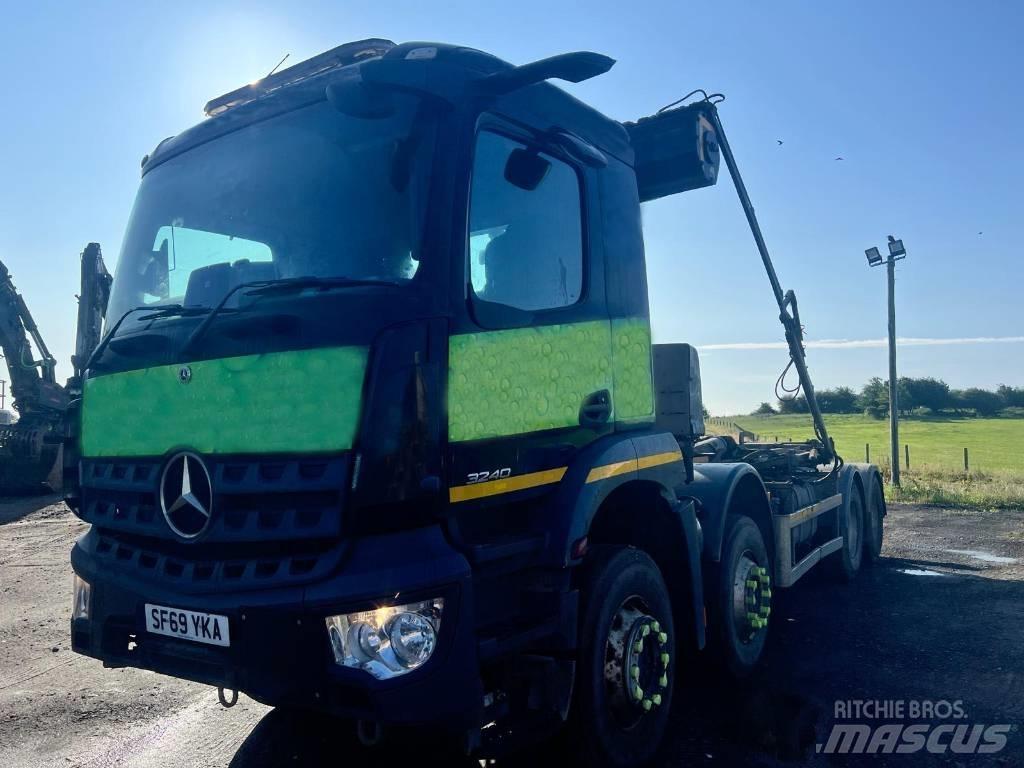 Mercedes-Benz 3240 工程吊钩车