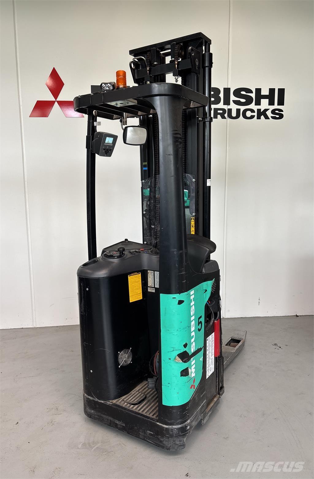 Mitsubishi SBR16N 行走式堆垛机