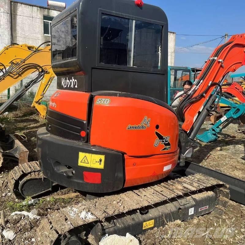Kubota U 35 小型挖掘机