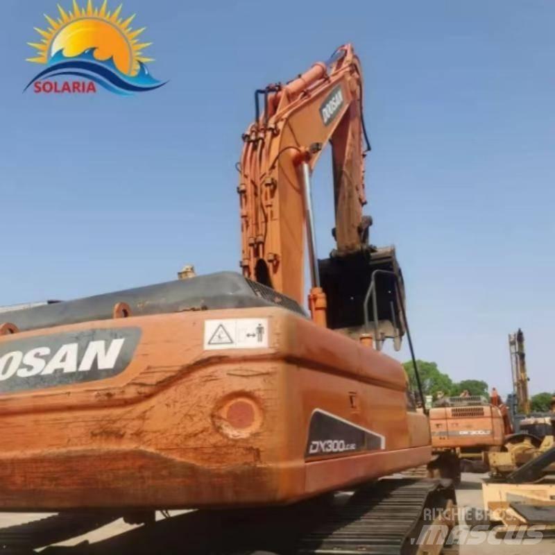 Doosan DX 300 履带挖掘机