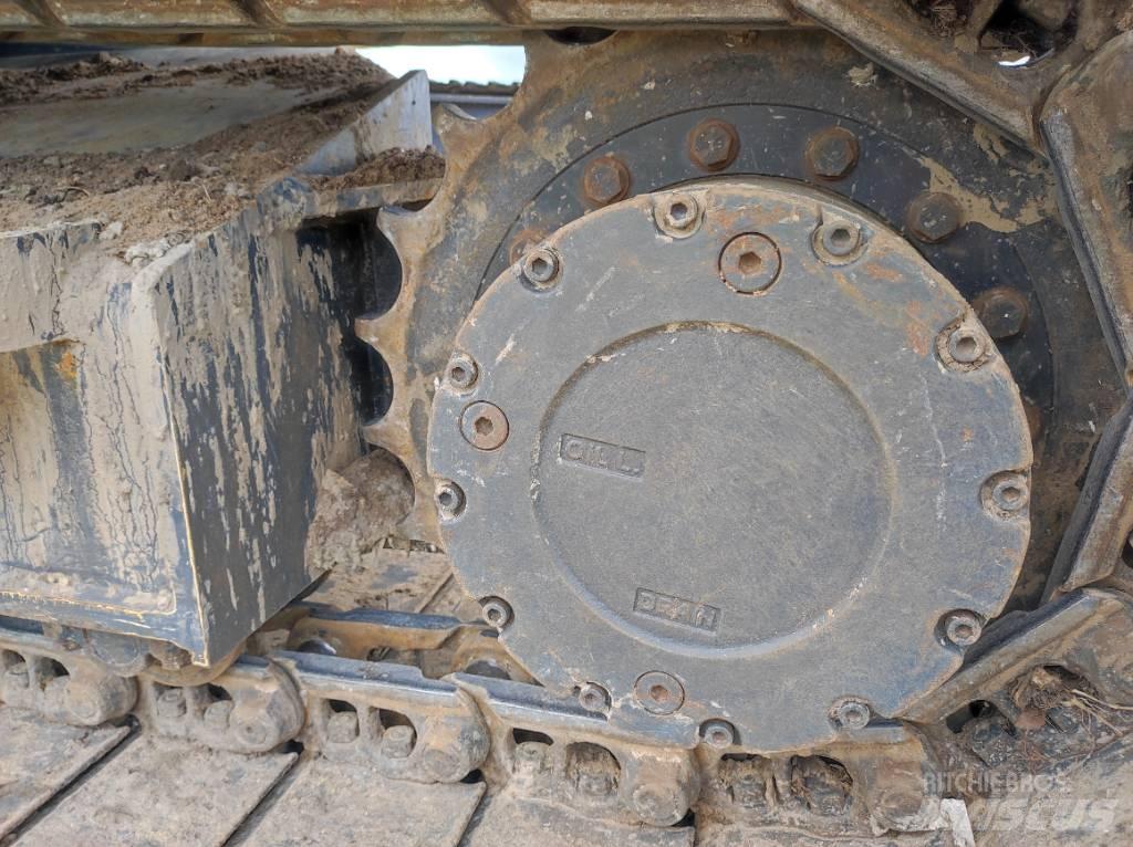 Komatsu PC138US-11E0 履带挖掘机