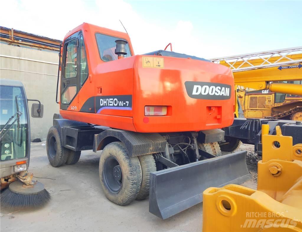 Doosan DH150W 轮式挖掘机