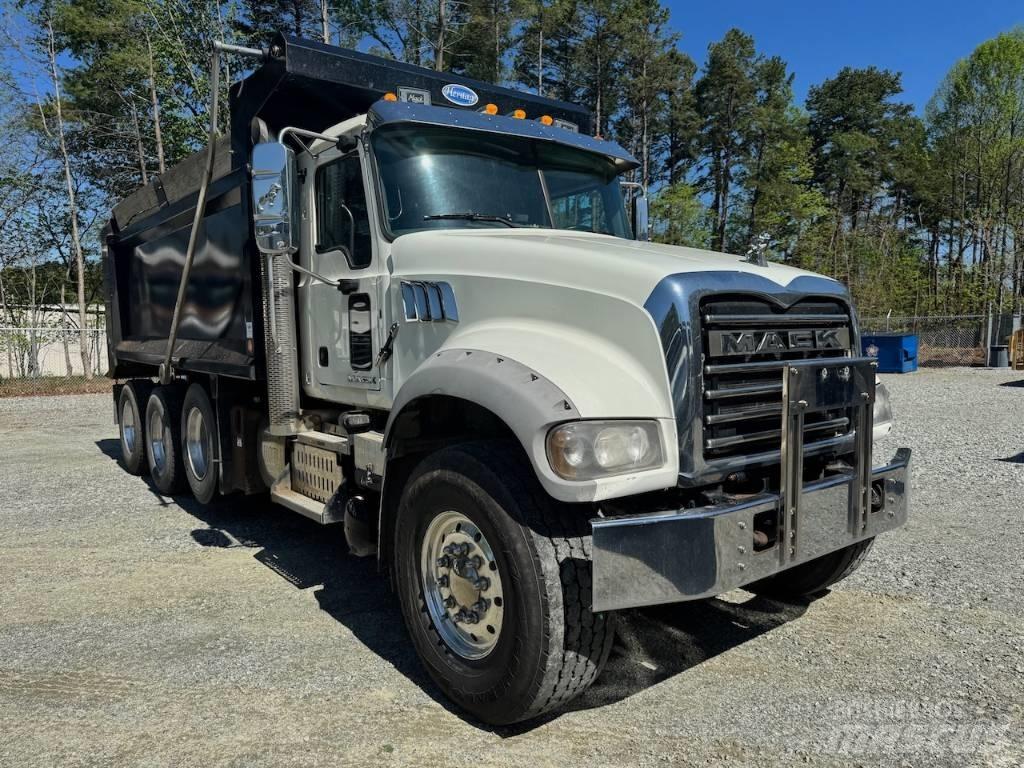 Mack GU713 自卸式货车
