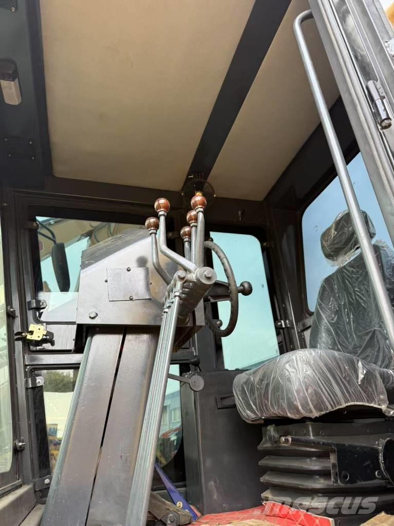 CAT 140 K 平地机/推土机