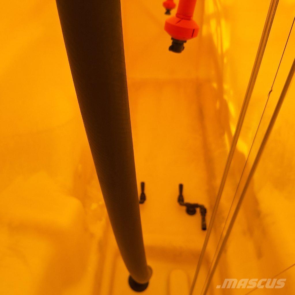 John Deere 732 牵引式喷雾机