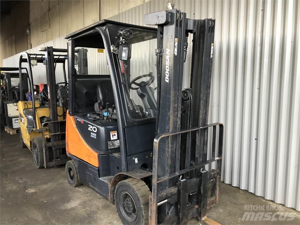 Doosan G20 SC-5 天然气叉车
