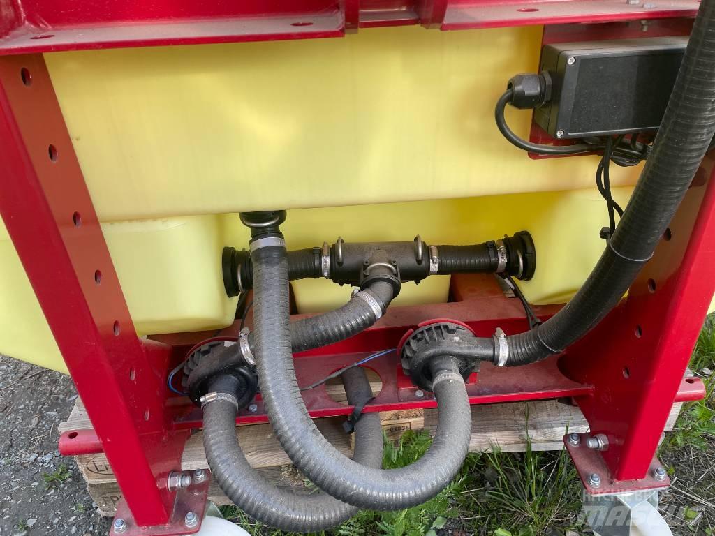 Hardi Mega 12 悬挂式喷雾机