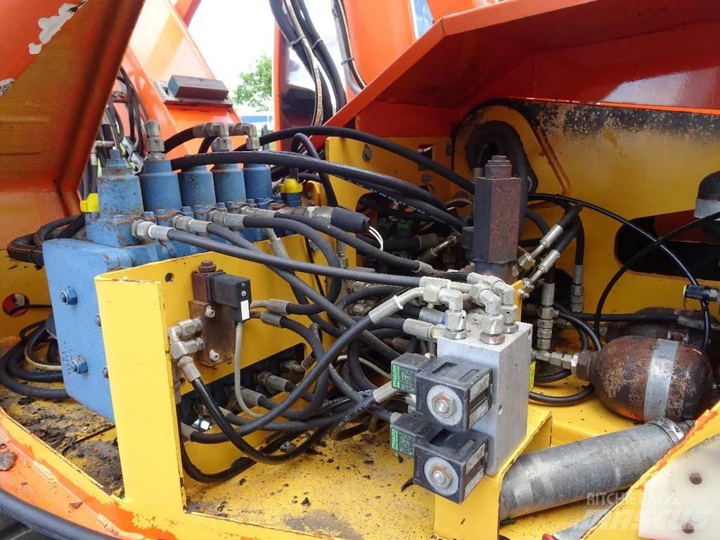 Mecalac 12MXT 轮式挖掘机