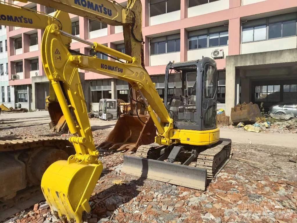 Komatsu PC 35 小型挖掘机