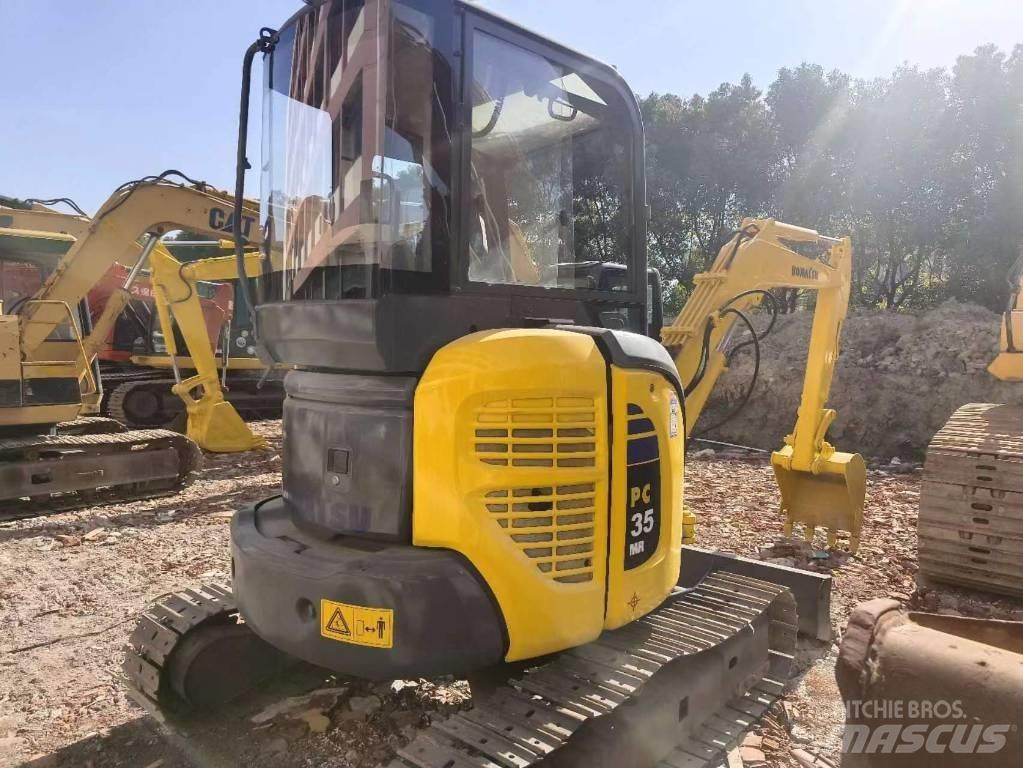 Komatsu PC 35 小型挖掘机