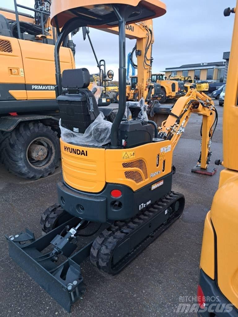 Hyundai R17Z-9AK 小型挖掘机
