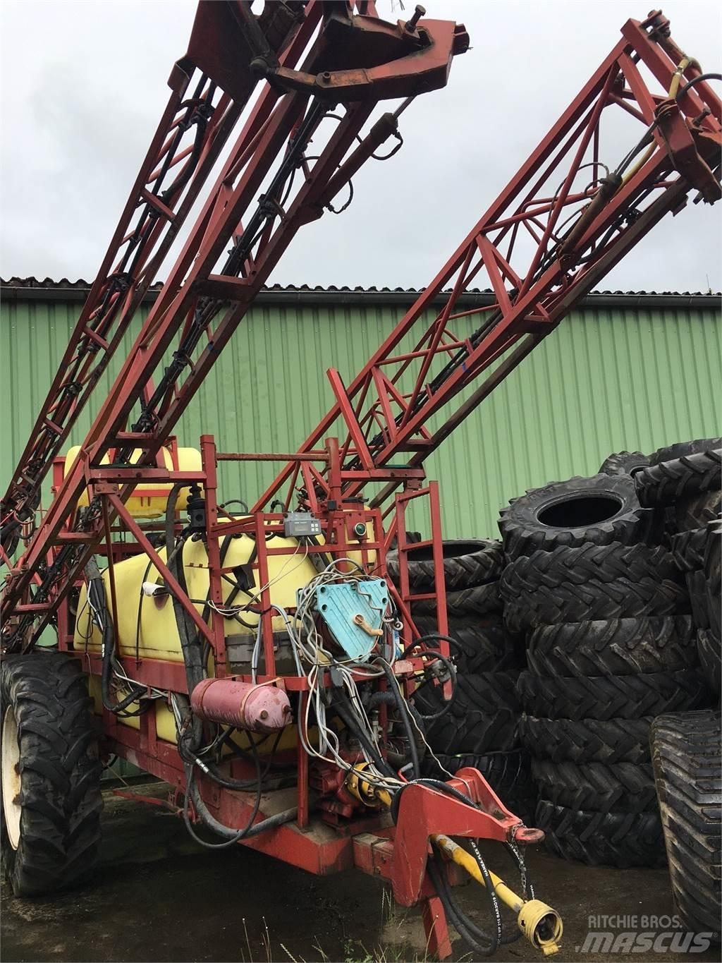 Hardi 3500 牵引式喷雾机