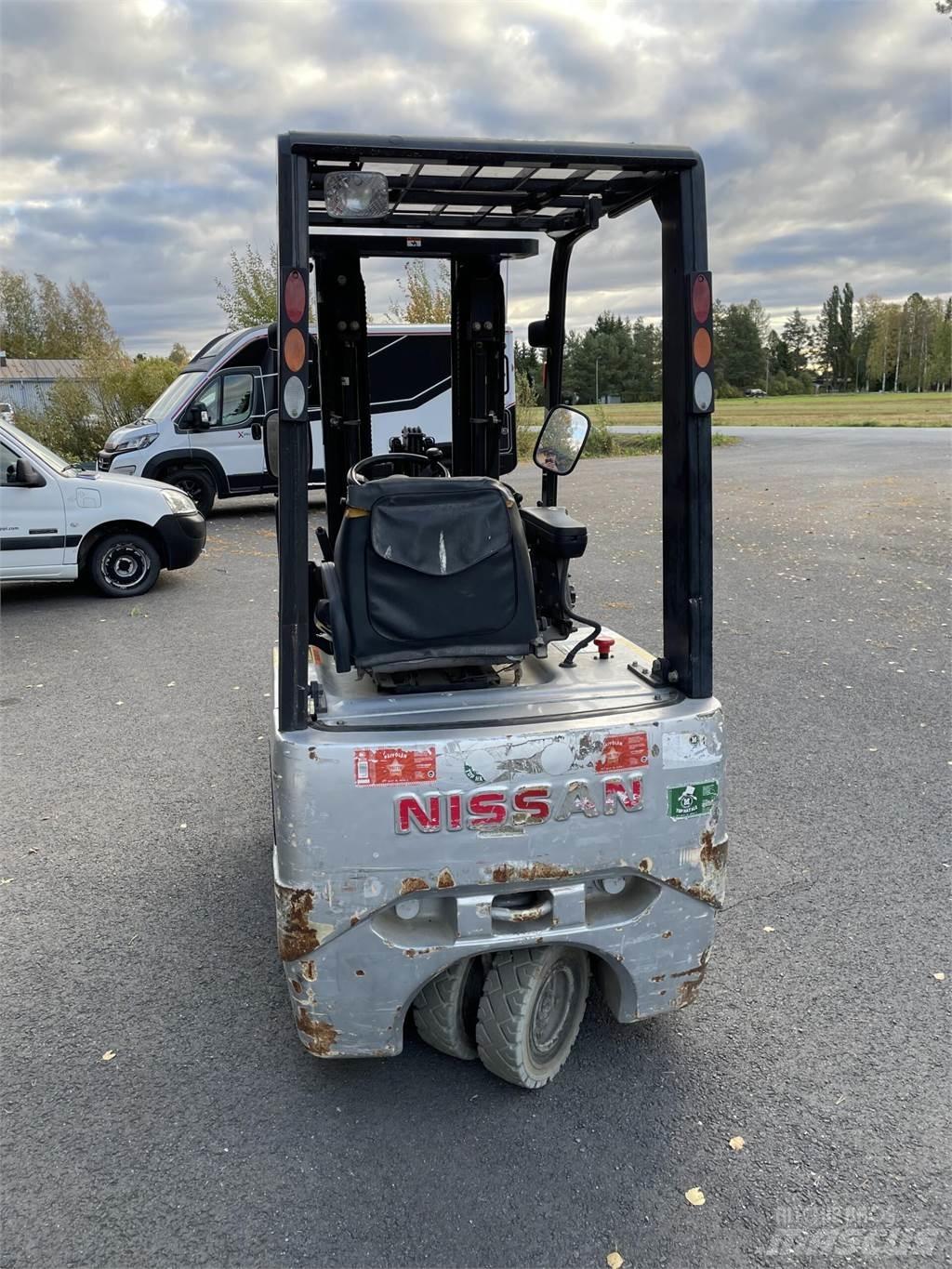 Nissan 15 电动叉车