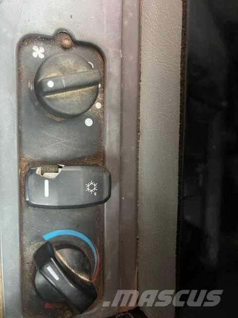 CAT 308 E 2 CR 中型挖掘机