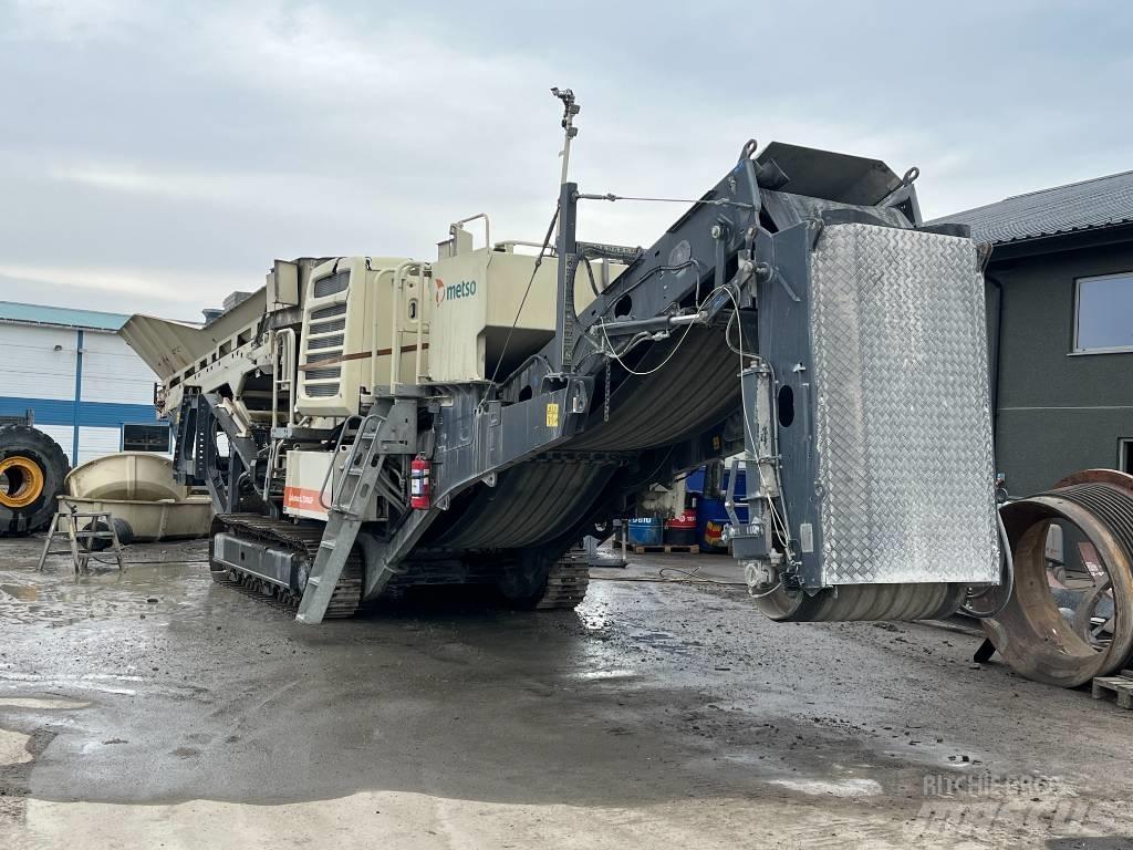 Metso LT300GP 移动式破碎机