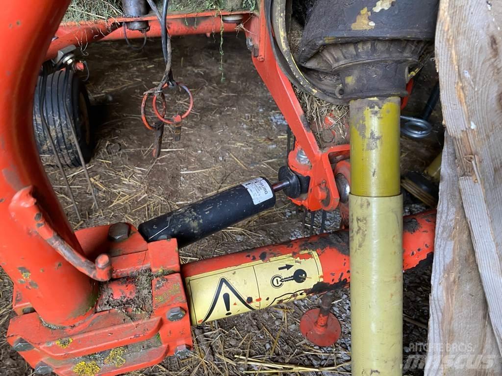 Kuhn GA3501 料堆整形机