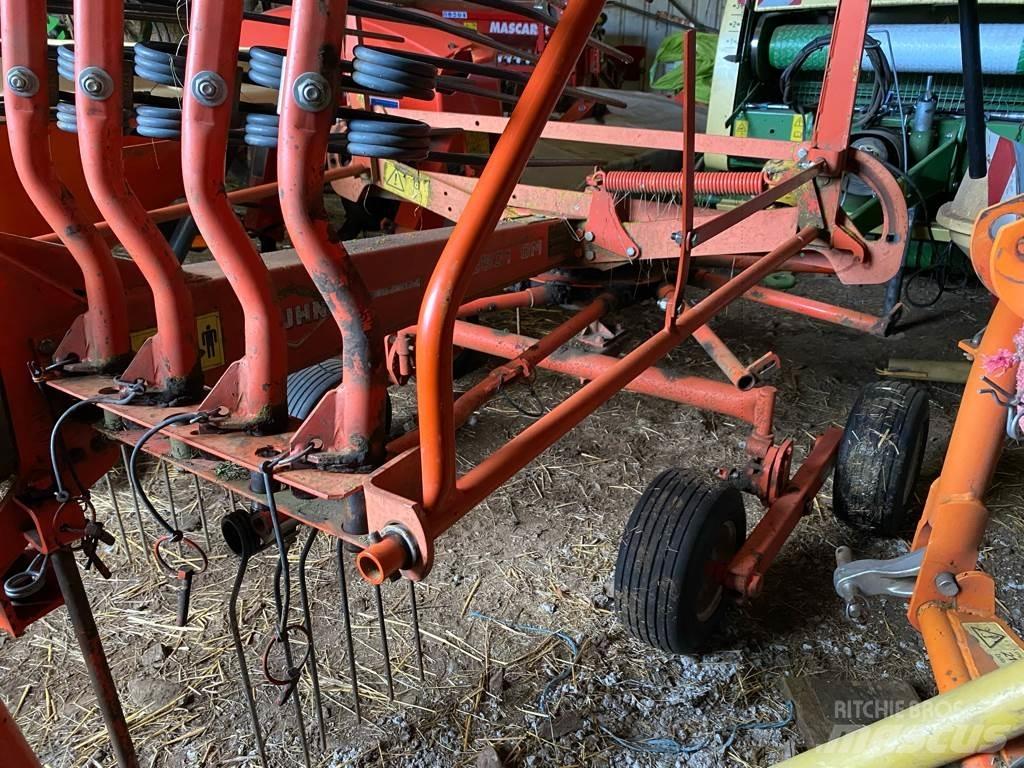 Kuhn GA3501 料堆整形机
