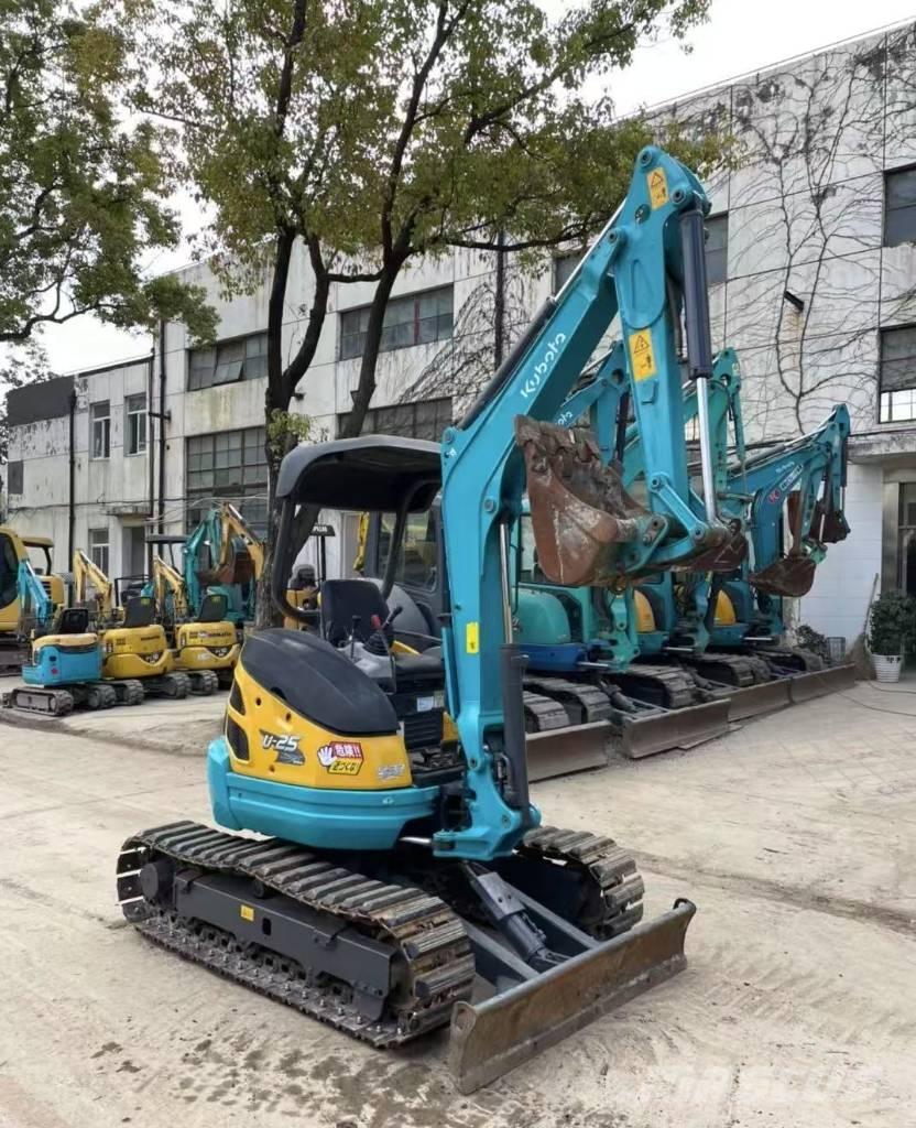 Kubota U 25 小型挖掘机