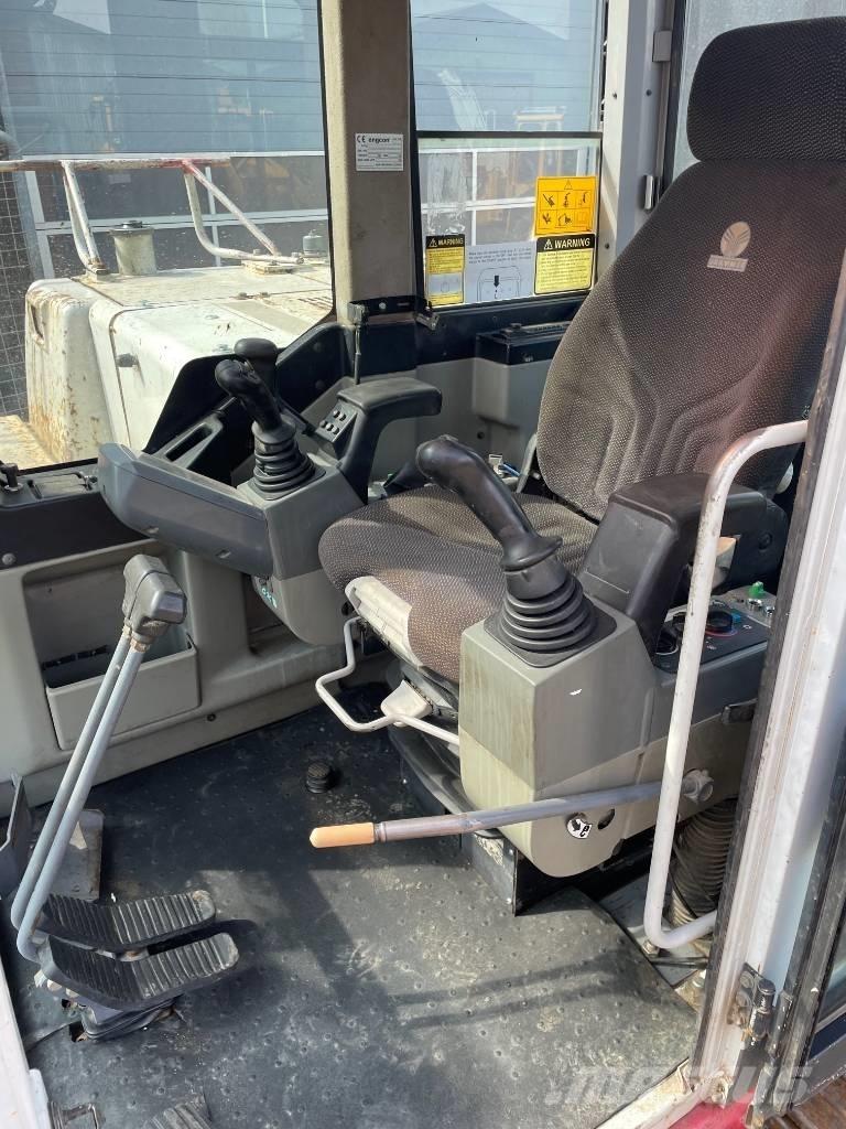 Takeuchi TB1140 履带挖掘机