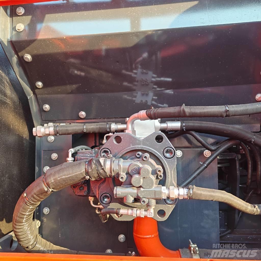 Doosan DX225LC-9C 履带挖掘机