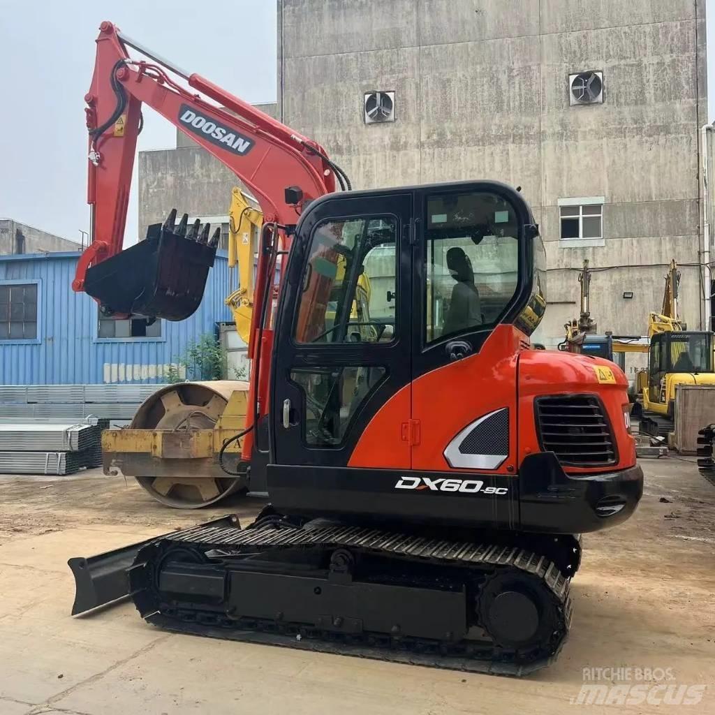 Doosan DX60 履带挖掘机