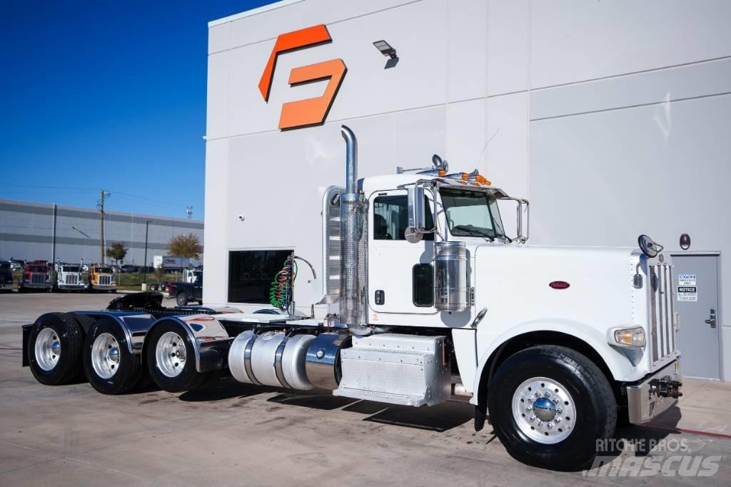 Peterbilt 388 牵引车