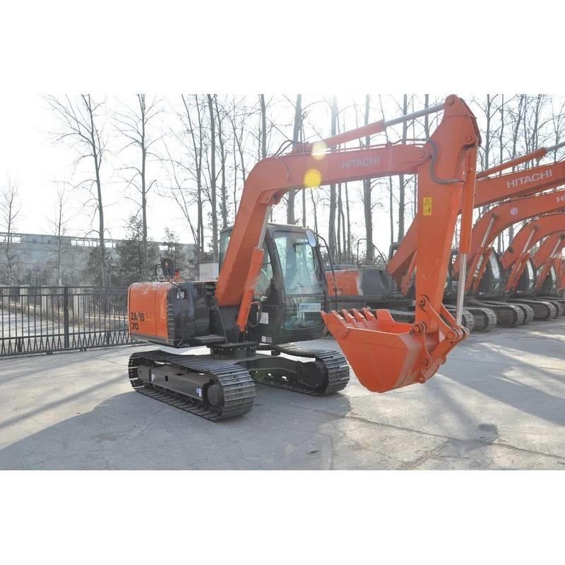 Hitachi zx70 中型挖掘机