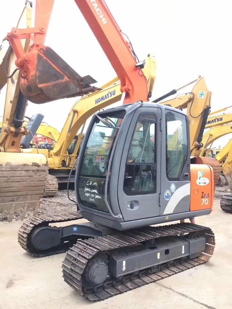 Hitachi zx70 中型挖掘机