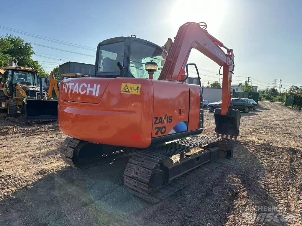 Hitachi ZX 70 中型挖掘机