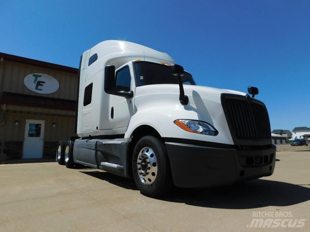 International LT 625 牵引车