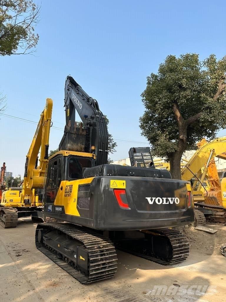Volvo EC 210 中型挖掘机