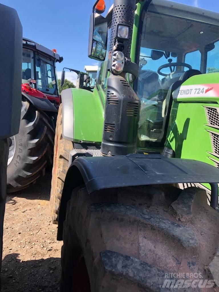 Fendt 724 Vario S4 拖拉机/农用车
