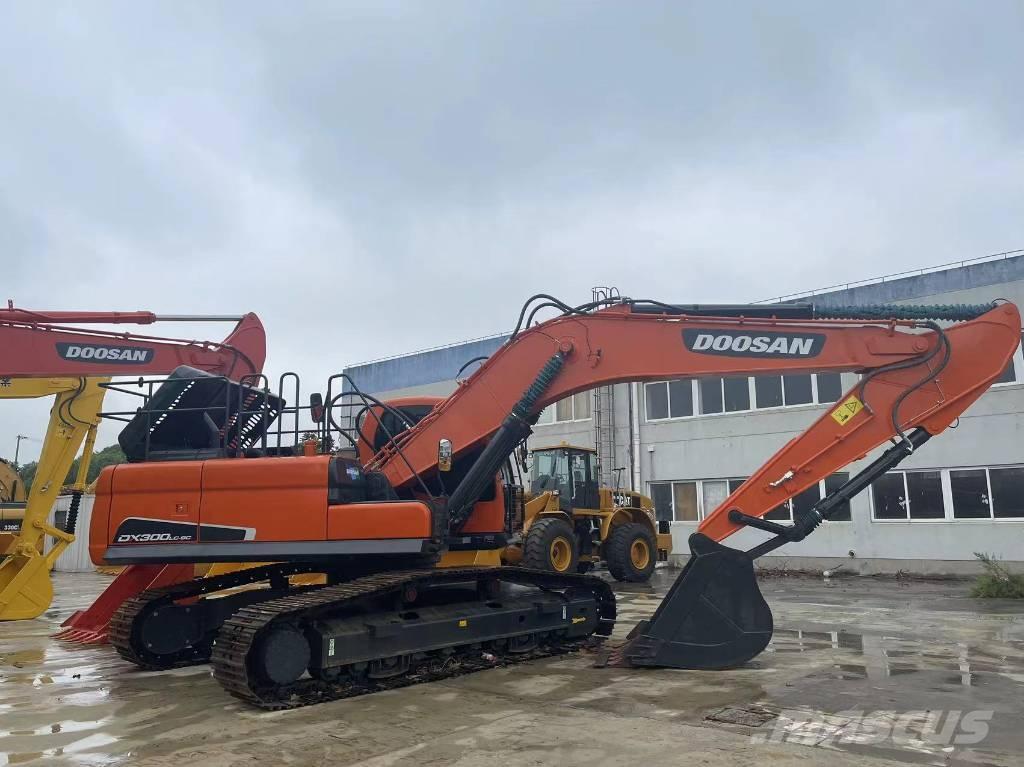 Doosan DX 300 LC 履带挖掘机