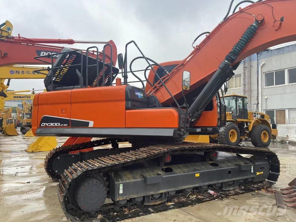 Doosan DX 300 LC 履带挖掘机