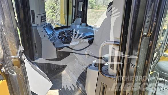 CAT D9T 履带式推土机