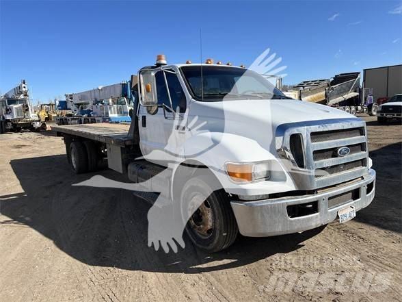 Ford F650 平板栏板货车