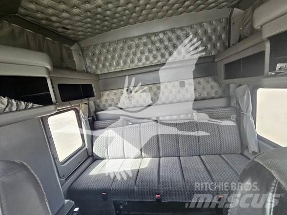 Kenworth W900 牵引车