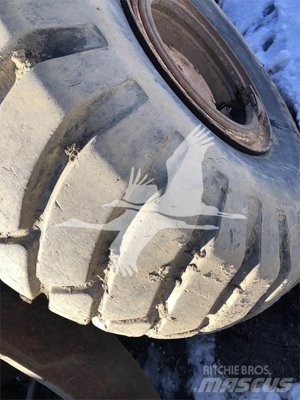 Komatsu WA420 轮式装载机