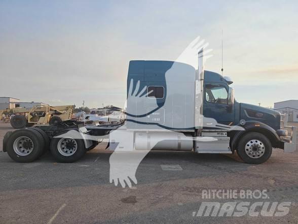 Peterbilt 567 牵引车