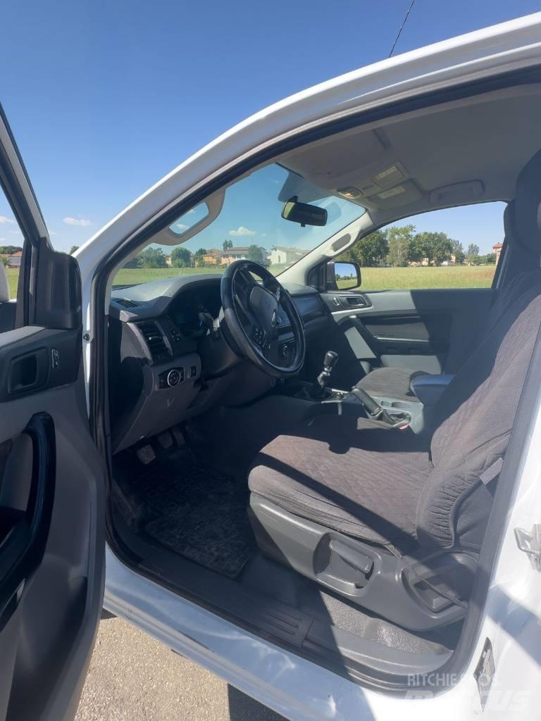 Ford Ranger XL 皮卡车