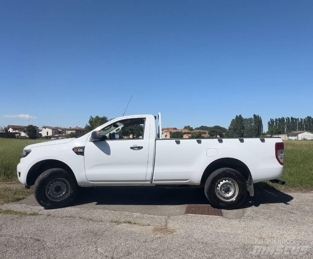 Ford Ranger XL 皮卡车