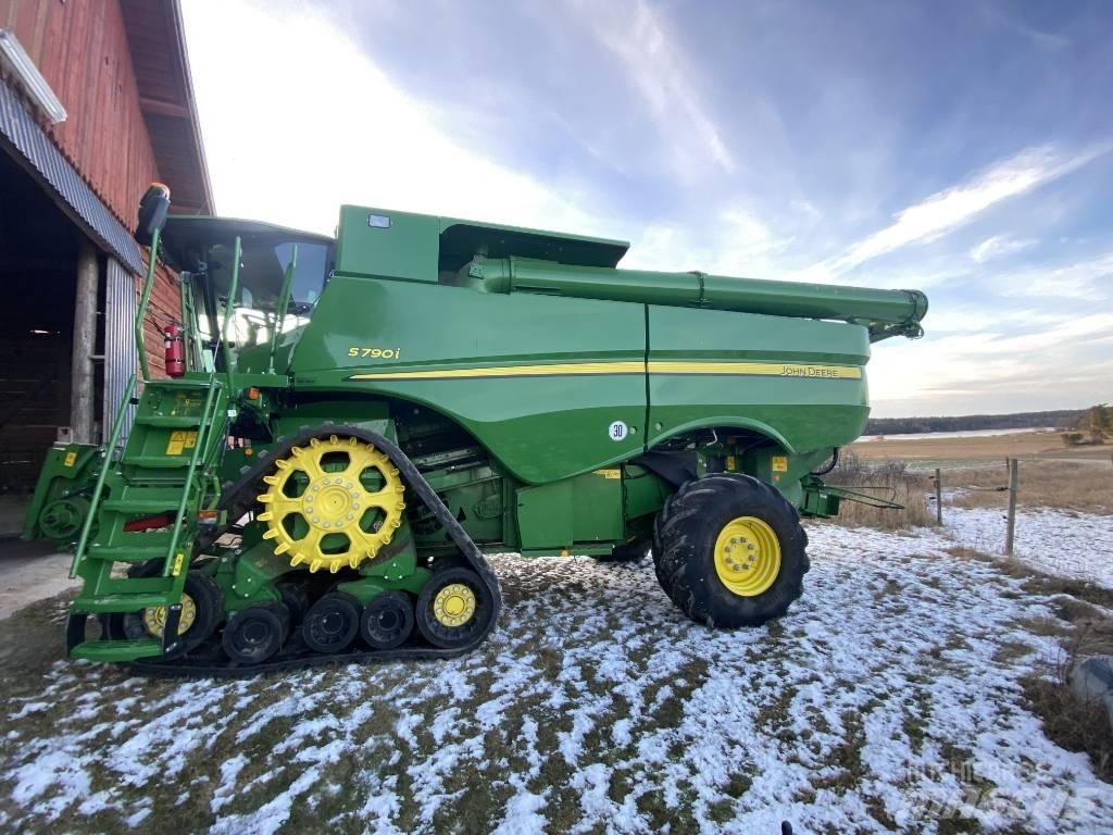 John Deere S790i 联合收割机
