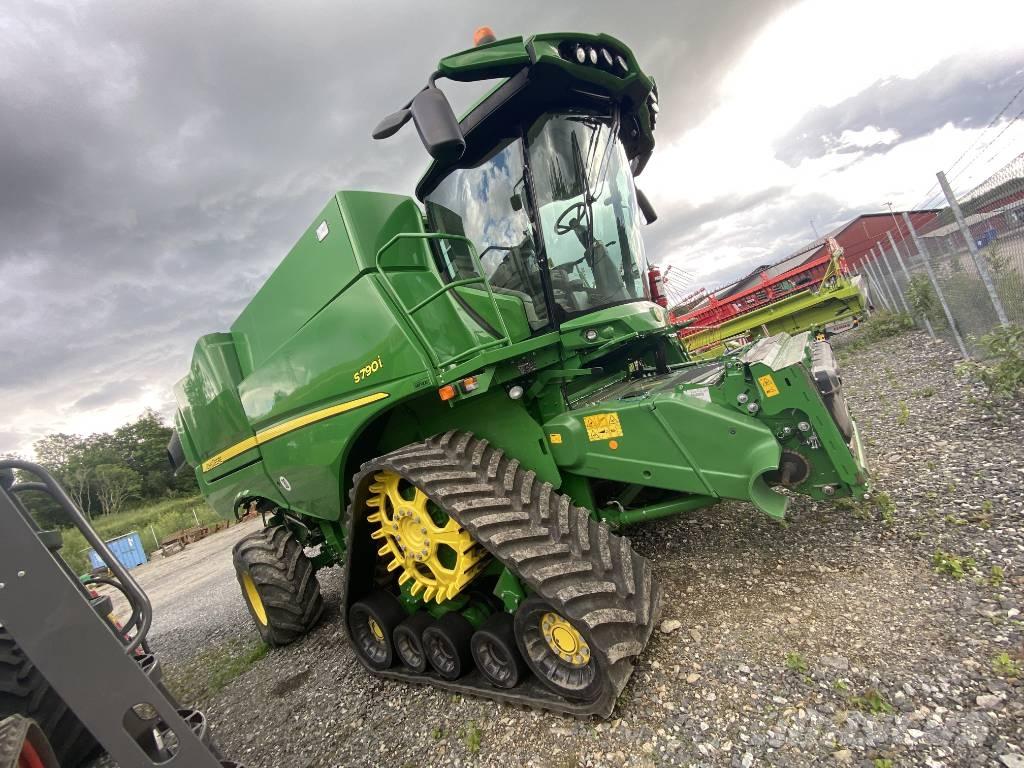 John Deere S790i 联合收割机