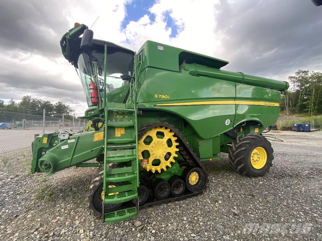 John Deere S790i 联合收割机